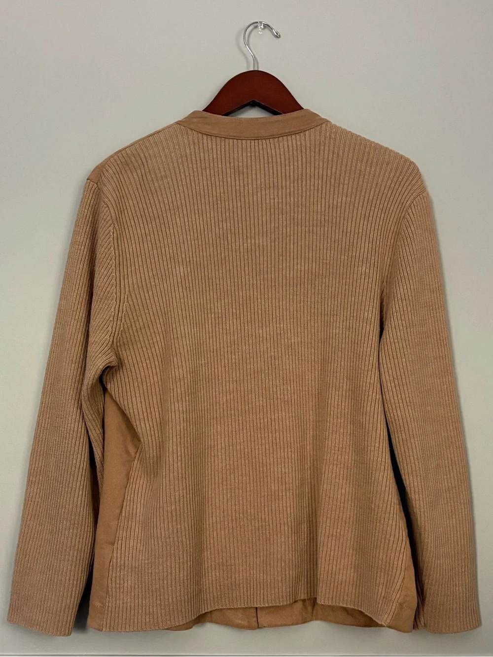 Liz Claiborne 📏 approximate